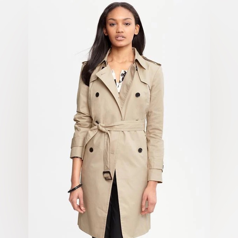 NWT Classic Trench from Banana Republic 
Size Large
Sold Out Online
